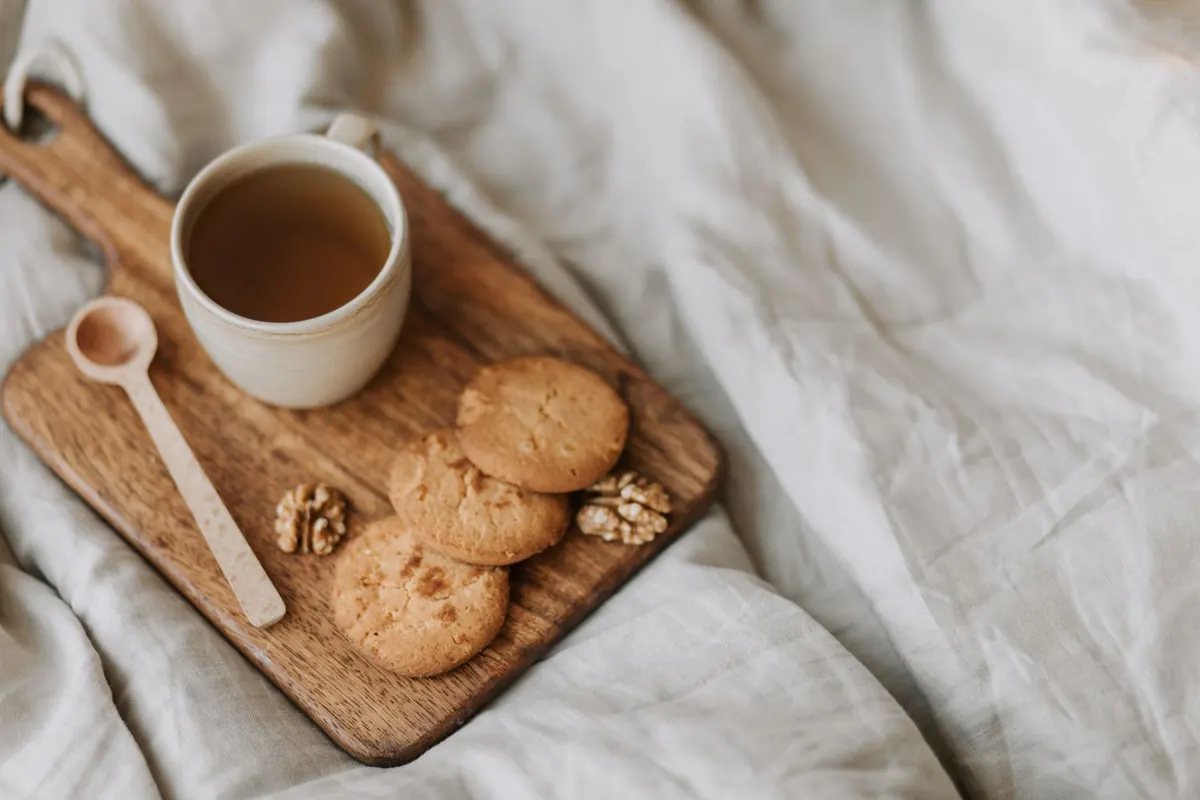 How to Remove Common Stains from Linen Clothing: Tea, Grass and Red Wine